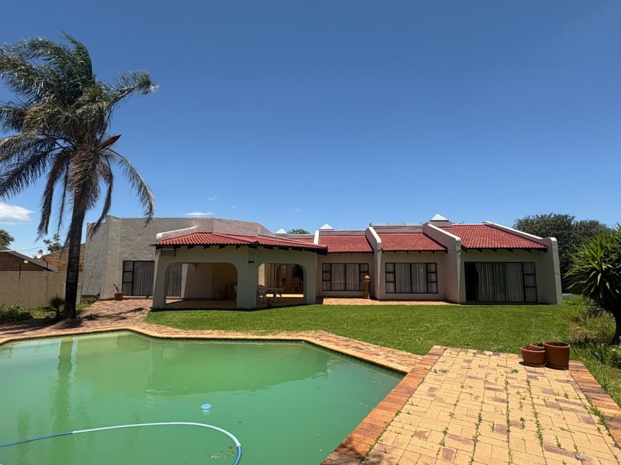 4 Bedroom Property for Sale in Riebeeckstad Free State